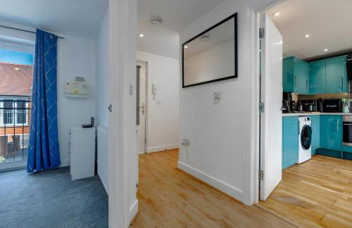 Pet Friendly Village Flat Near Stonehenge - Photo 3