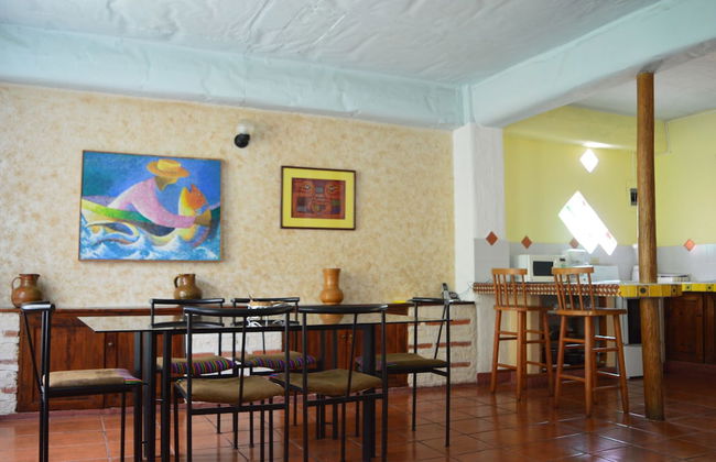 Eco Suites Uxlabil Guatemala City - Photo 23