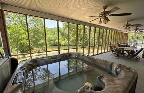 Brushy Creek Lodge - Riverfront, Hot Tub, Fire Pit - Foto 40