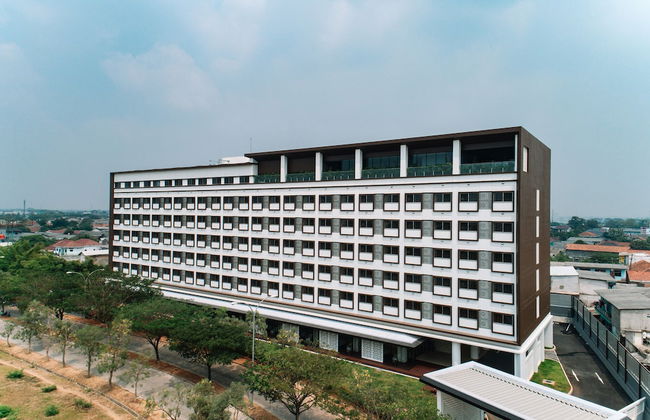 Isoras Cikarang - Photo 1