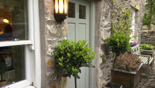 No 1 Fairbank - Photo 1