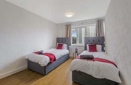 Free Parking - 3 Bedrooms - Sleeps 7 - Airport - Foto 16