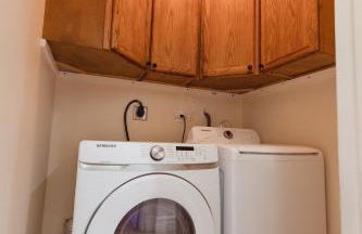 Miami Getaway Heated Pool Villa with Mini Golf & BBQ - Foto 40