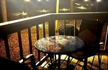 Incredible Equipped Yurt Amazing for a Glamping Experience in East Meredith, New York - Foto 26