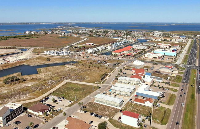 Ridley Retreat Community Pool, Mins to the Beach Corpus Christi + Port A - Foto 34