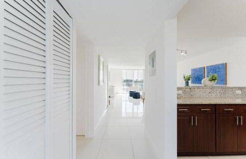 Beachside Modern 2BR 2BA - Foto 10