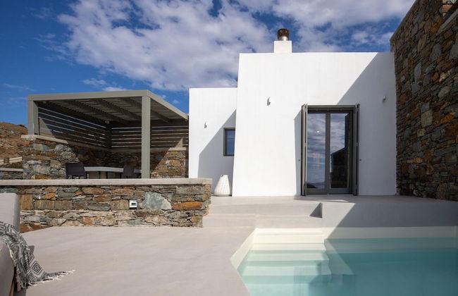 Phos Villas Tinos - Helios Villa With Private Pool and Sea View 96m - Photo 3