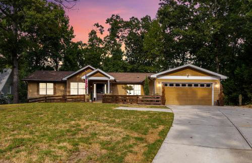 4bd Waterfront House in Lake Lanier with HotTub, FirePit, Wifi, Ping Pong and 2 Kaya - Foto 29