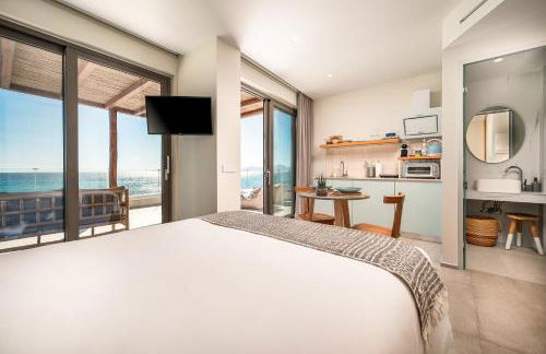 NOA BEACHFRONT SUITES - Foto 12