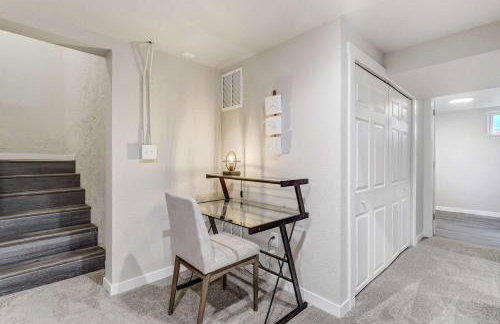 Newly Built 3BD Retreat w Mtn Views & Game Room - Foto 28