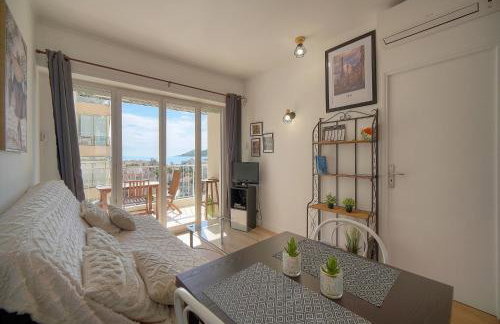 FRGK Fauvettes 1BDR Terrace, Parking, AC & Ultra-Fast Wi-Fi - Photo 41