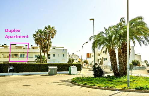 Oceanfront Duplex with a Rooftop Pool and Terrace - Foto 36