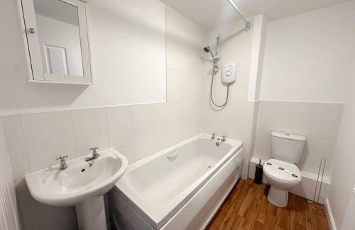 No.32 by Blue Skies Stays - Photo 12