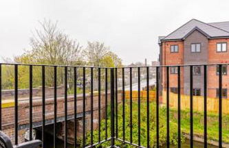 Bridge Court by Sterling Edge Apartments - Luxury Aparthotel - Stylish 1-bed Apartments - Balcony with Canal View or Private Garden - Free Parking - Foto 18