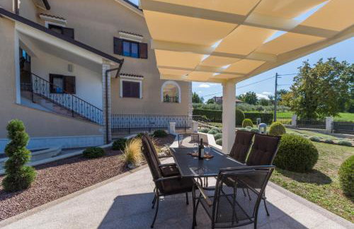 Apartment Mihael with pool and beautiful garden - Foto 6