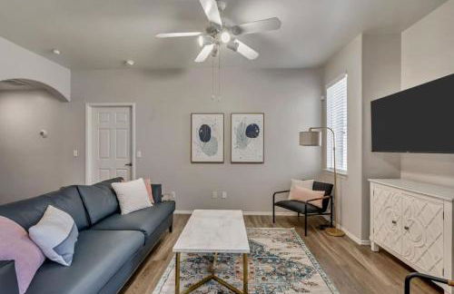 Ground Floor King Beds Pool Gym Near Hill AFB - Foto 13