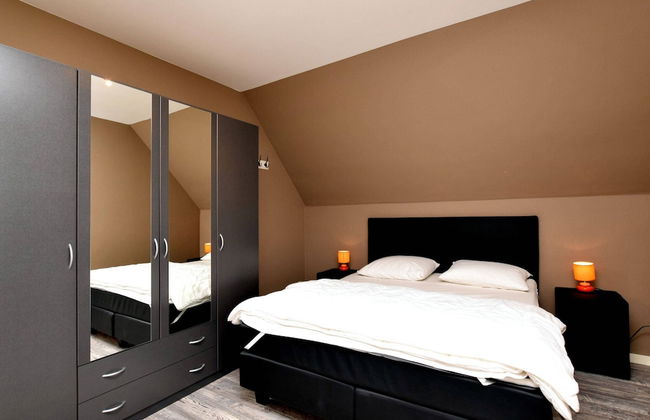 Stylish Holiday Home in Hastiere With Terrace - Foto 24