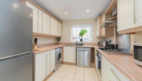 Stunning Garden House with Free WIFI and Parking - Foto 4