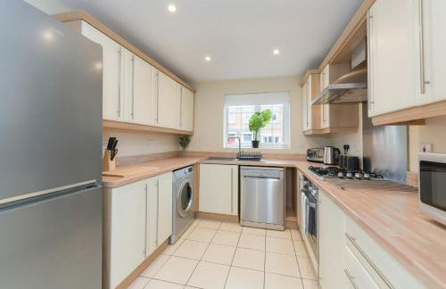 Stunning Garden House with Free WIFI and Parking - Foto 4