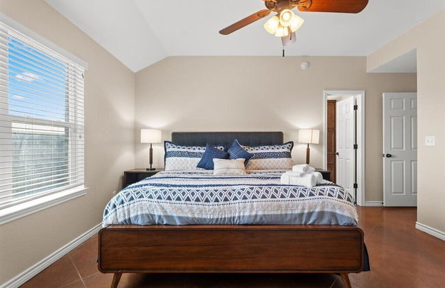 Spacious 3BR Home in Amazing Location - Photo 16