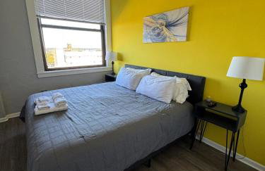 King-Bed Loft - Free Garage Parking - Full Kitchen - Foto 18