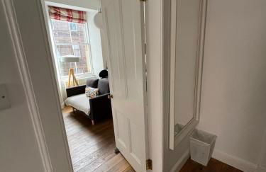 Bright 2 bedroom apartment near the meadows - Foto 5