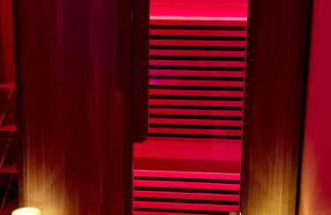 Suite mit Whirlpool, Sauna, Pole Dance und mehr - Foto 13