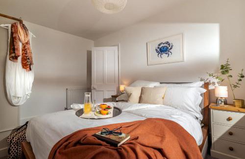 Littlefields - With hot tub, garden, private parking and short walk to beach - Foto 16