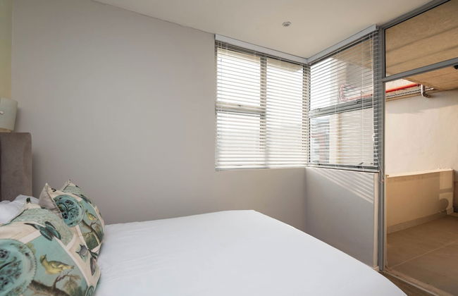 The Bond Square - Photo 14