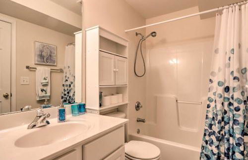 Community Pool and Dock Lake of the Ozarks Condo! - Foto 16