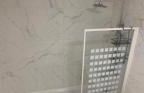 Cosy 2-Bedroom Flat in Finsbury Park, Modern, Convenient & Close to Central London! - Foto 15