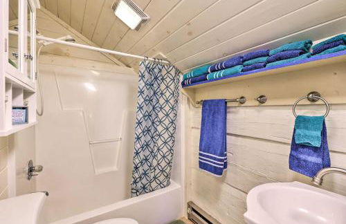 6 Mi to Dtwn Lansing Riverfront Home with Fire Pit - Foto 19