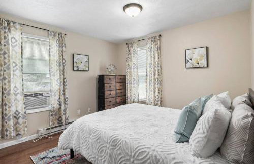 Hot Tub! LRG Home! Sleeps 24!Near Ithaca! Dogs OK - Foto 29