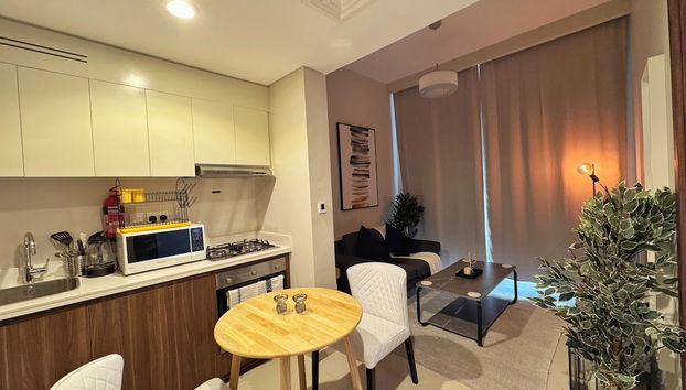 Damac Reva Residences 808 - Foto 3, Servicio de comidas en la habitación