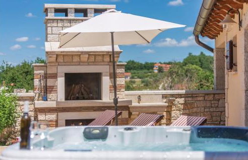 Cozy Home In Tinjan With Wifi - Foto 16