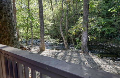 Wandering Creek - 2 Bedrooms, 1 Baths, Sleeps 6 Cabin by RedAwning - Photo 16
