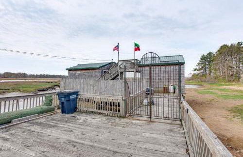 Peaceful Wells Retreat with Deck and Water Views - Foto 24