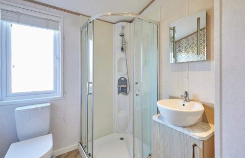 Hedgerow Lodge with Hot Tub - Foto 15