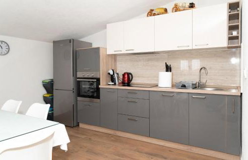 5 Bedroom Amazing Home In Bogatic - Foto 15