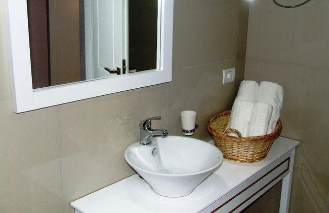 Apartments Flower Residence - Photo 45