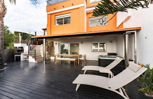 Exclusive Villa with Sea View Near Center - Foto 3