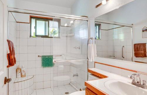 Ocean-View Bungalow Walk to Pebbles Beach! - Foto 16