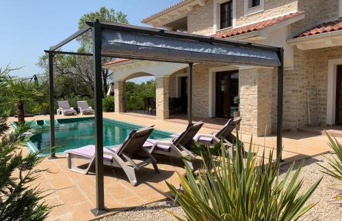 Villa Cecilia - 4 bedrooms, 4 bathrooms, heated inside pool, gym - Photo 3