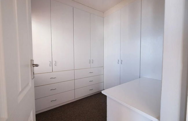 Charis to Theo - Relax in Style at This 3-bedroomed Langebaan Holiday House - Foto 18