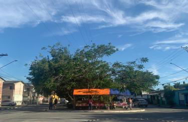 Casa ampla com ar condicionado e quintal para pets - Foto 12