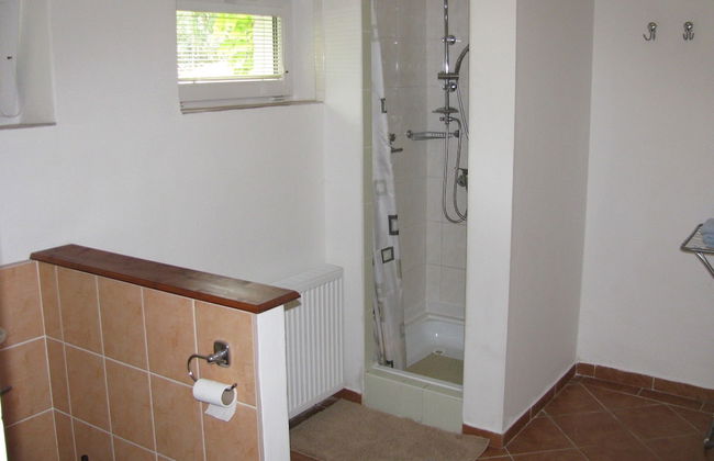 Modern Apartment in Carlsbad With Garden - Photo 7