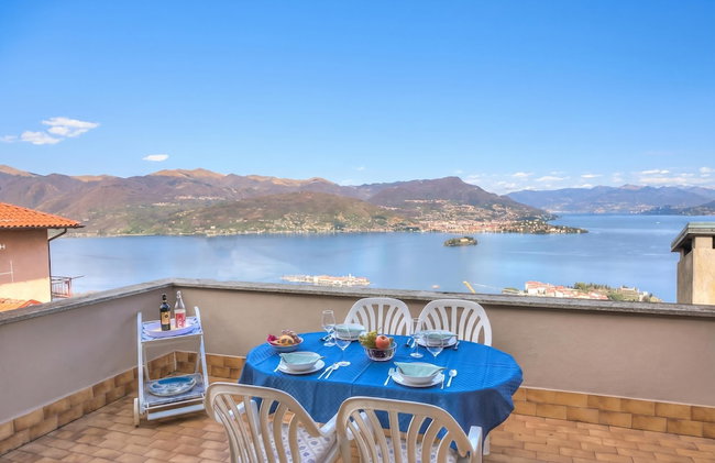 Lake View Terrace Over The Borromean Isla - Happy Rentals - Photo 43