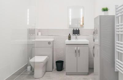 Airport - Town Centre - Train Station - Free Parking - Foto 7