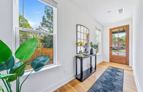 Modern 4BR Retreat in Uptown! - Foto 6