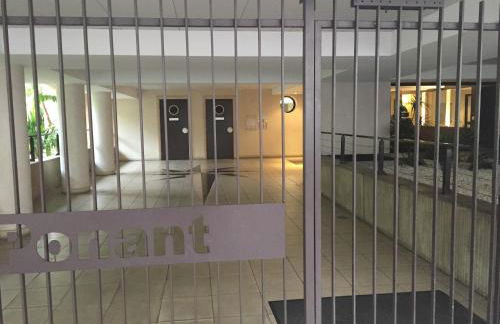 T2 proche de la gare, à 10 minutes à pieds de la Croisette, piscine & parking dans résidence de haut standing - Foto 14